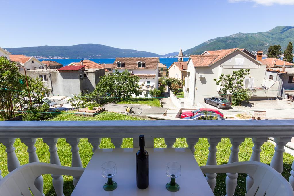 St. Roko Guest House Donja Lastva Exterior photo